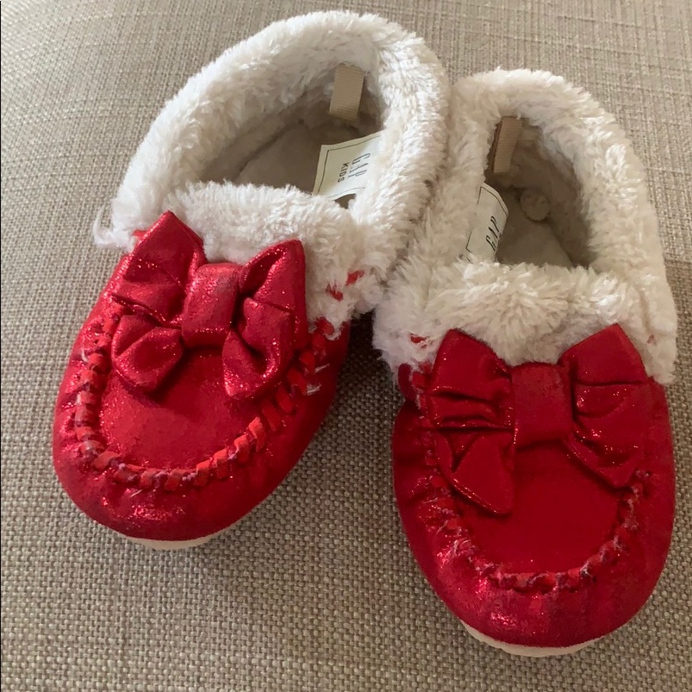 Metallic red girls slippers